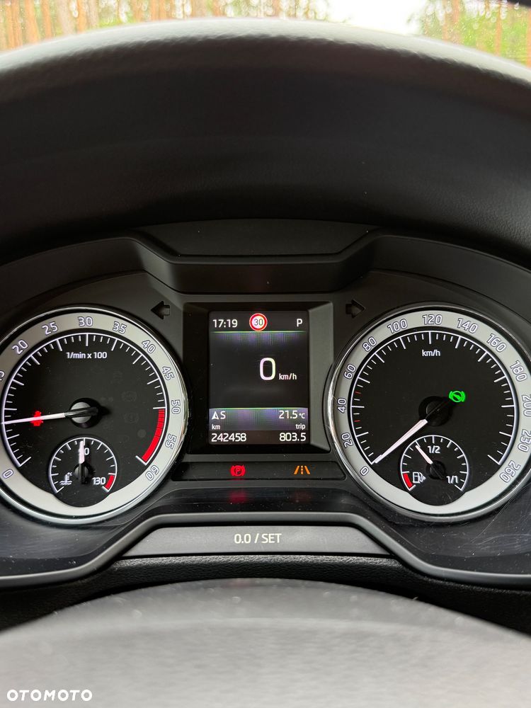 Skoda Octavia 1.6 TDI DSG Premium Edition - 28
