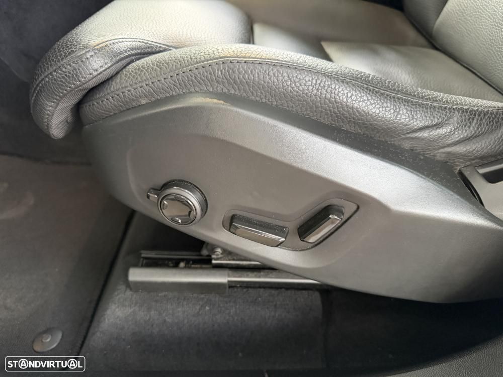 Volvo XC 60 T8 Twin Engine AWD Geartronic Inscription - 20