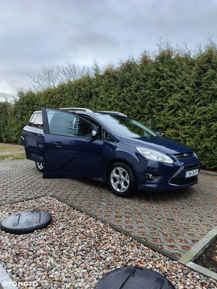Ford Grand C-MAX - 11