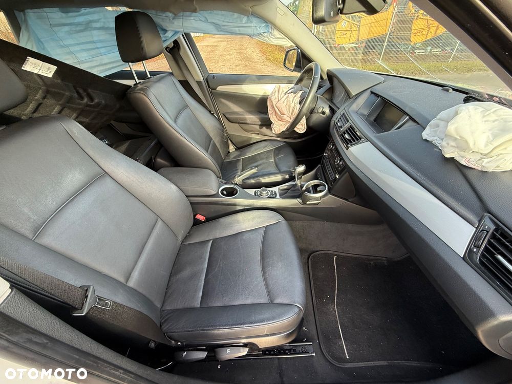 BMW X1 sDrive16d xLine - 16