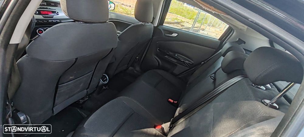 Alfa Romeo Giulietta 1.6 JTDM 16V Turismo - 16
