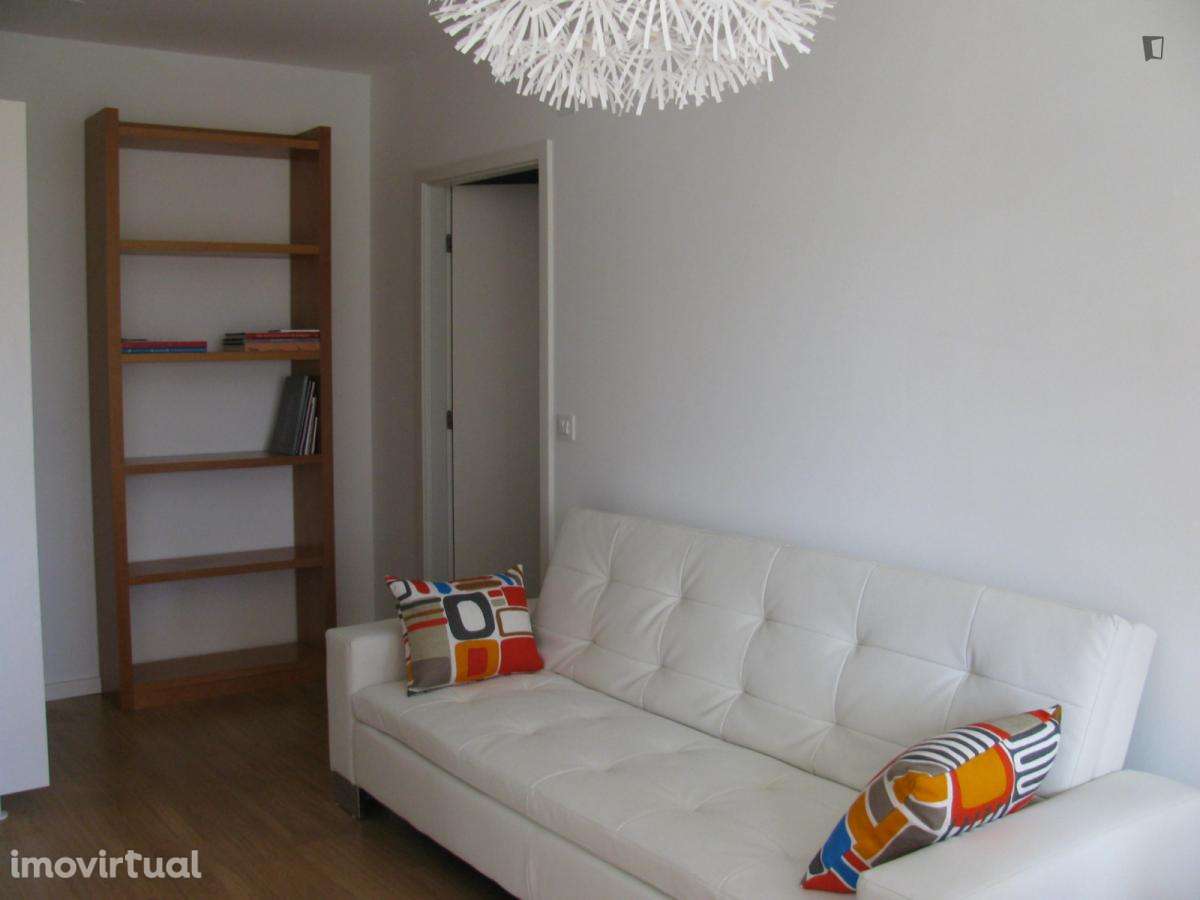 Apartamento com 1 quartos - localizado em Entrecampos Lisbon - Grande imagem: 2/13