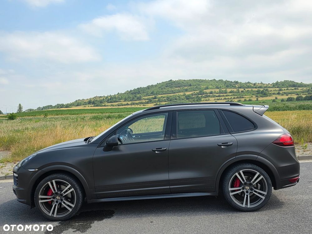 Porsche Cayenne - 2