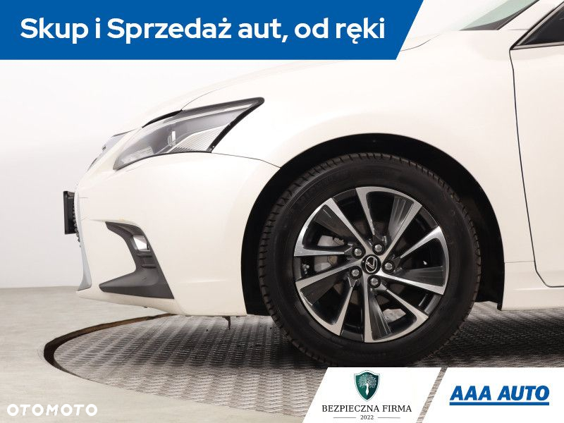 Lexus CT - 14