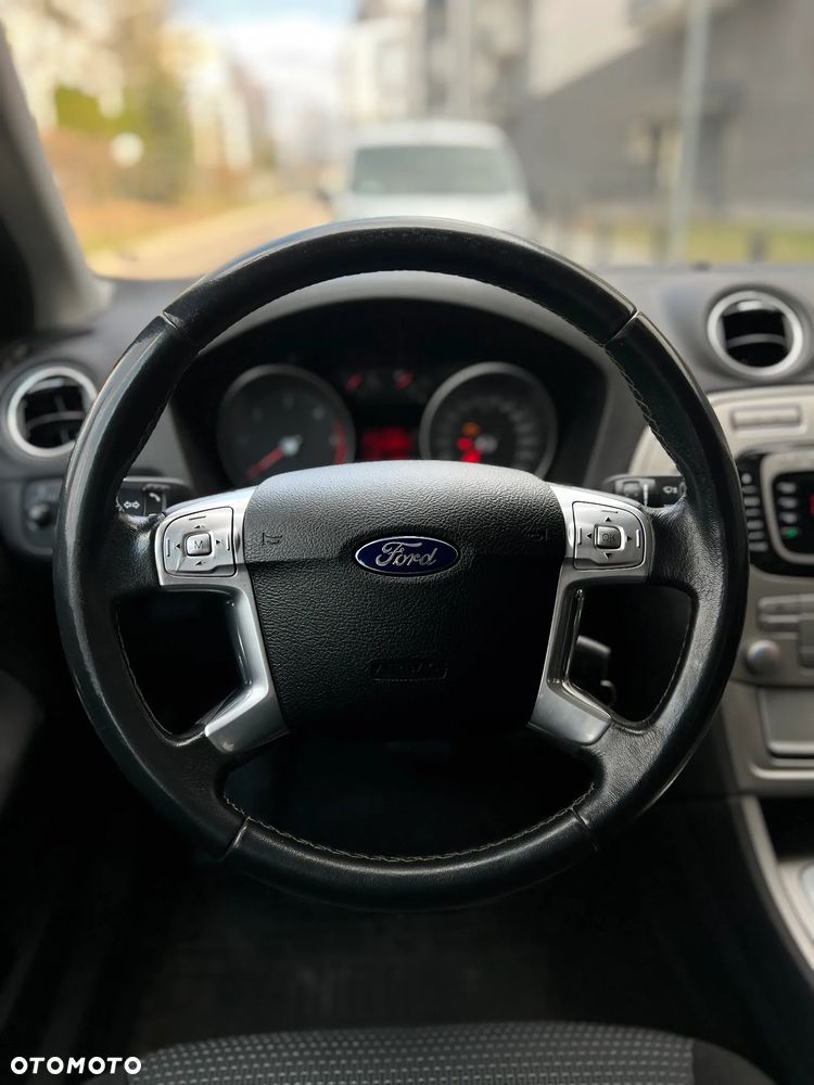 Ford Mondeo - 25
