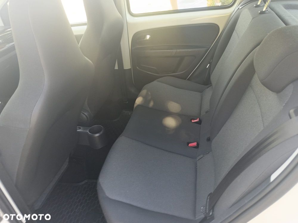 Volkswagen up! - 5