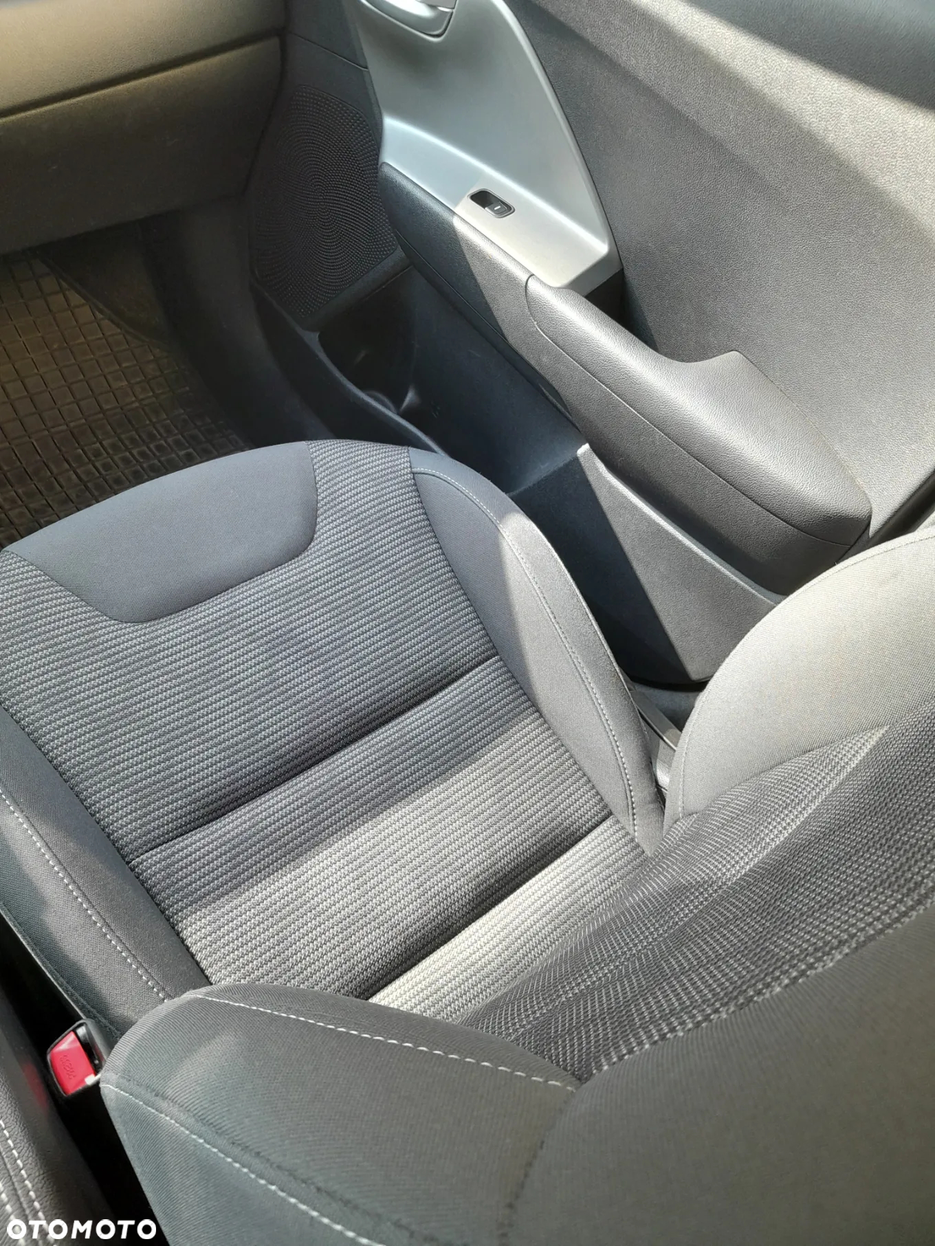 Kia Niro 1.6 GDI Hybrid M - 28