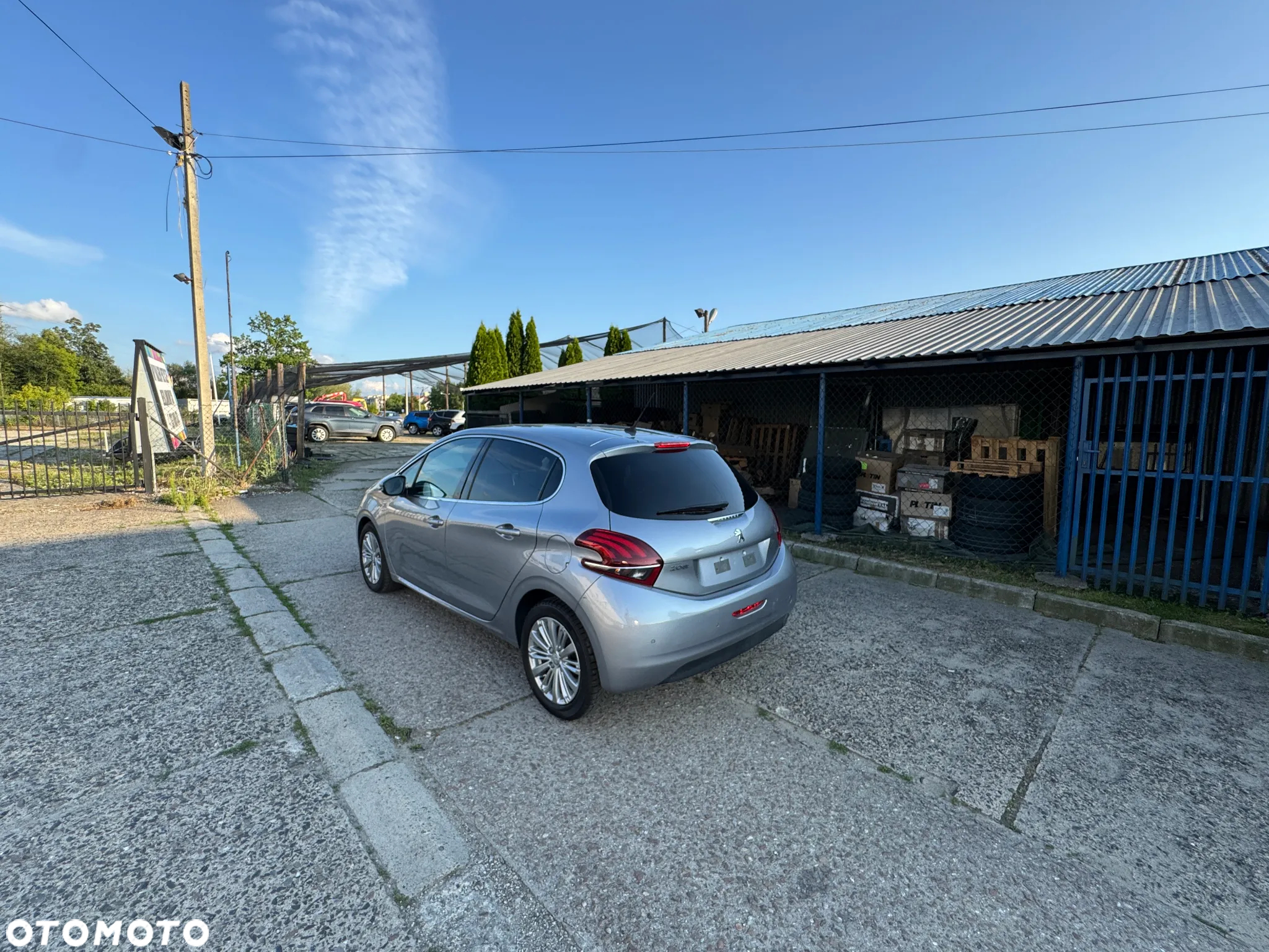 Peugeot 208 1.2 PureTech Allure - 3