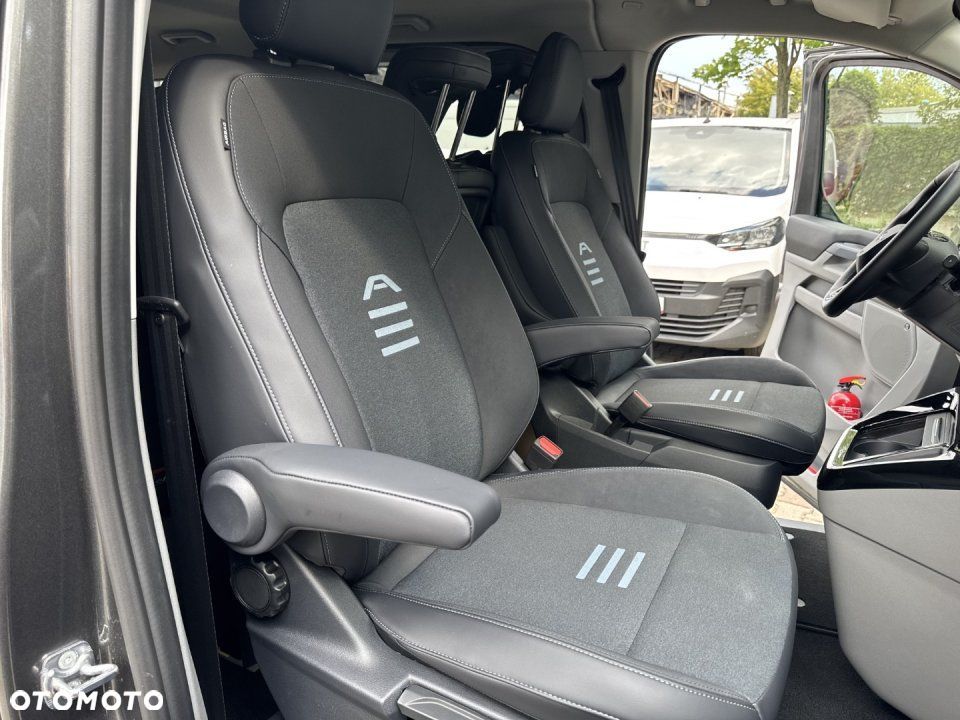 Ford Tourneo Custom - 33