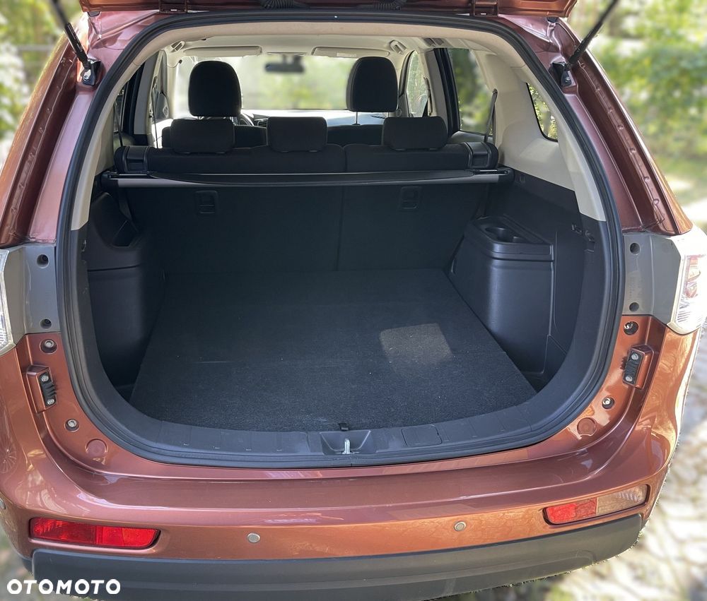 Mitsubishi Outlander - 10