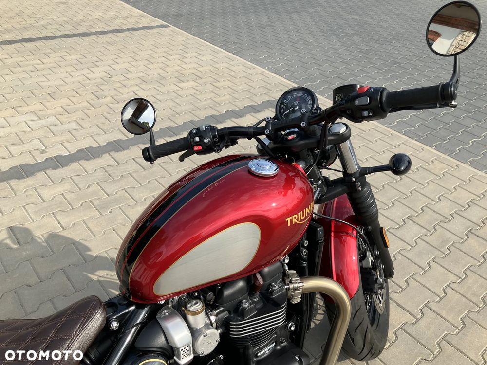 Triumph Bonneville Bobber - 10