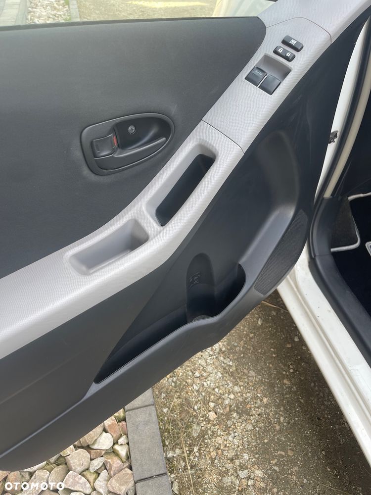 Toyota Yaris 1.0 VVT-i Style - 11