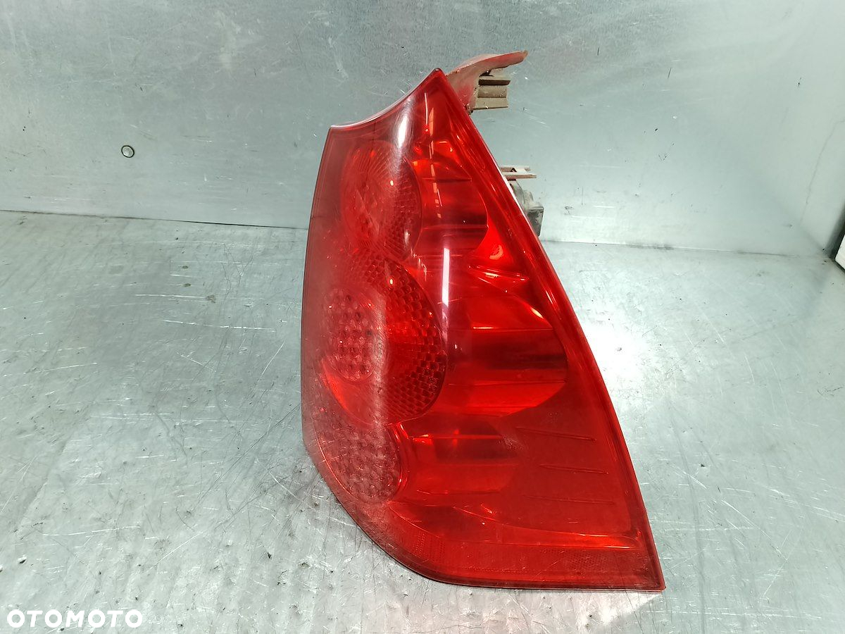 LAMPA TYLNA PRAWA PEUGEOT 307 SW KOMBI - 3