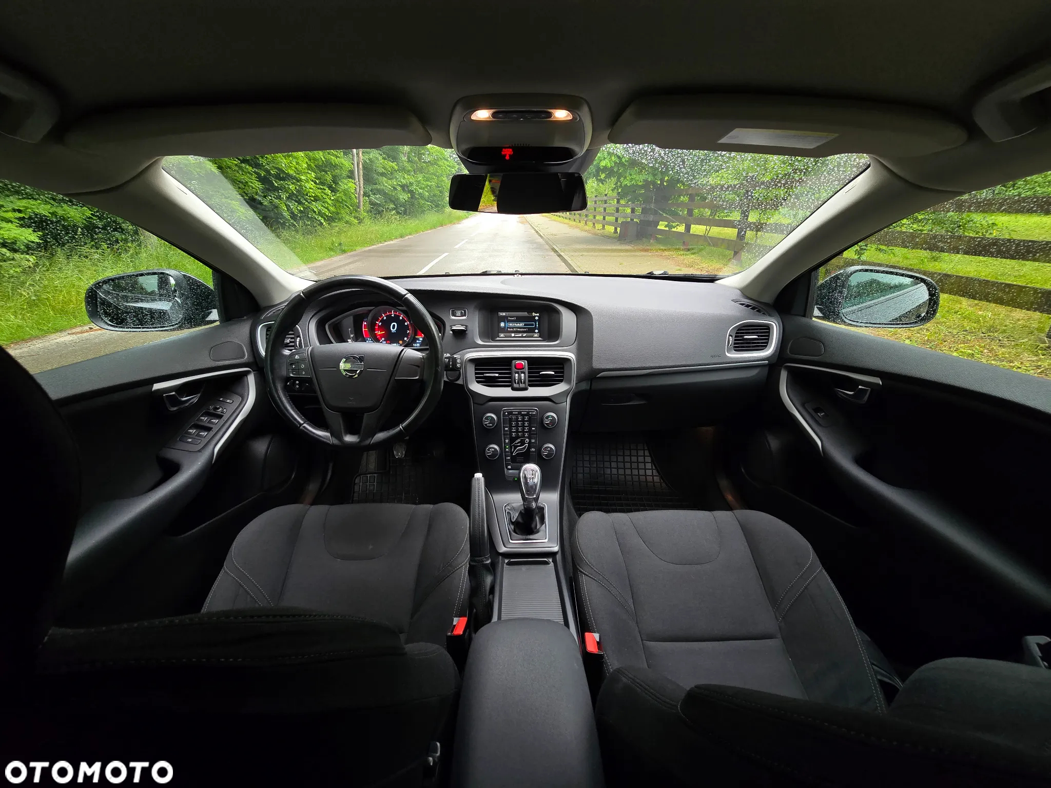 Volvo V40 T3 Momentum - 8