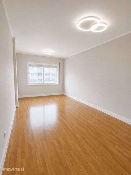 T1+1 Vilar do Paraíso, com 67m2, Lugar de Garagem com 15m2 - Grande imagem: 4/12