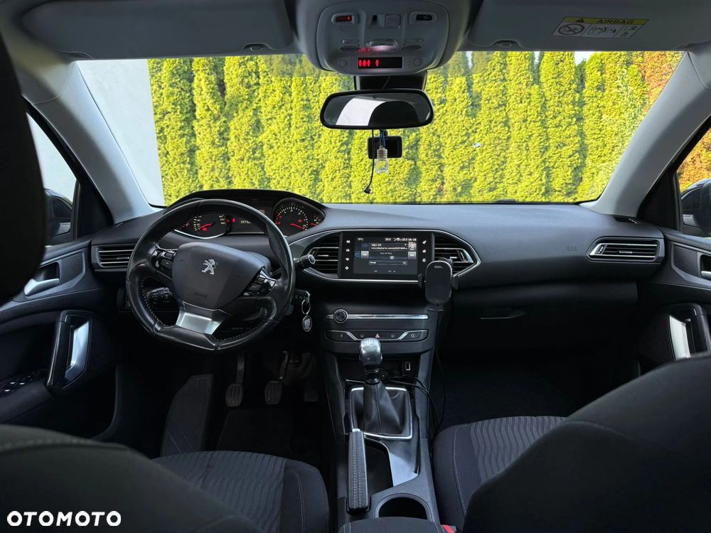 Peugeot 308 1.6 BlueHDi Allure S&S - 14