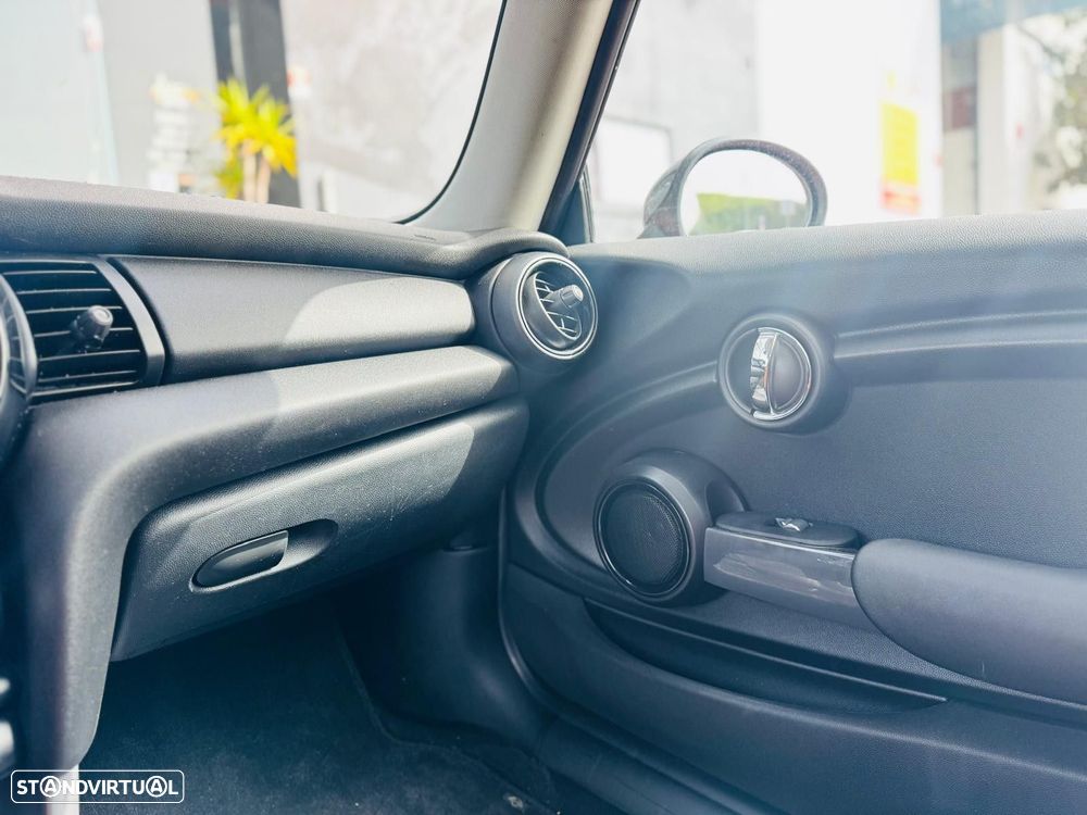 MINI 3 Portas One First - 27