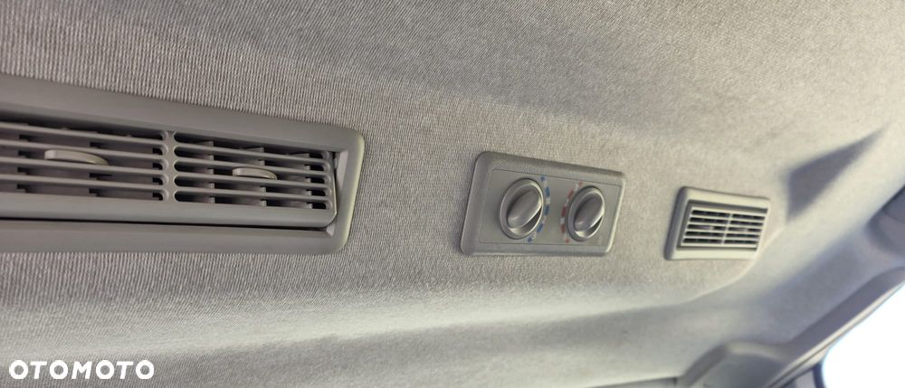 Renault Trafic 2.0 dCi - 13