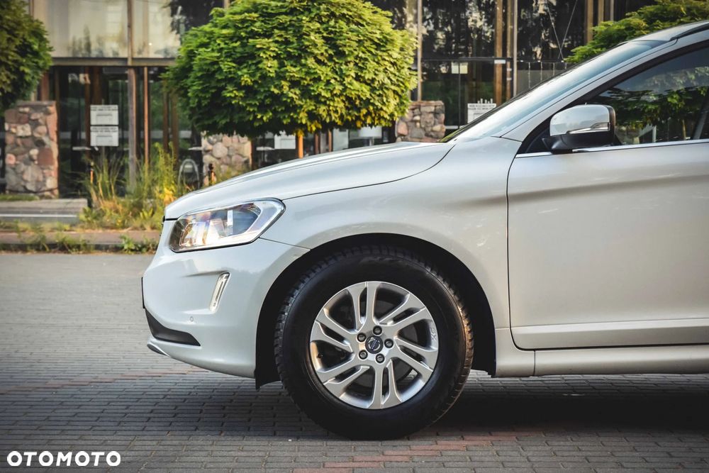 Volvo XC 60 2.4D AWD Momentum - 11