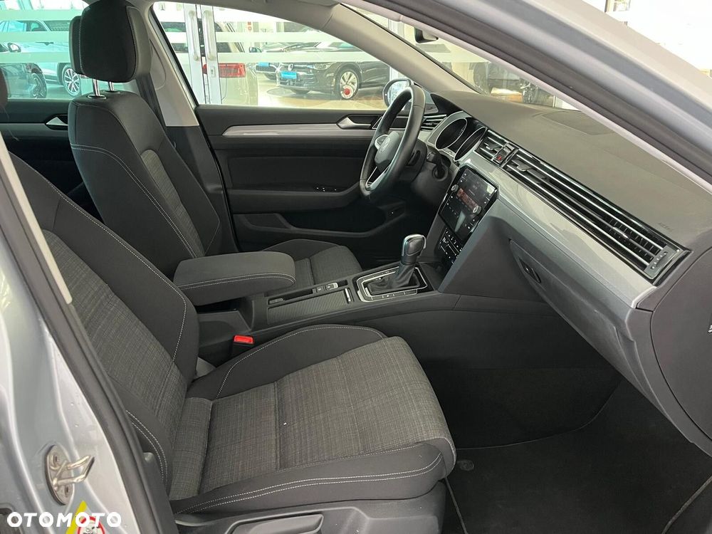 Volkswagen Passat - 19