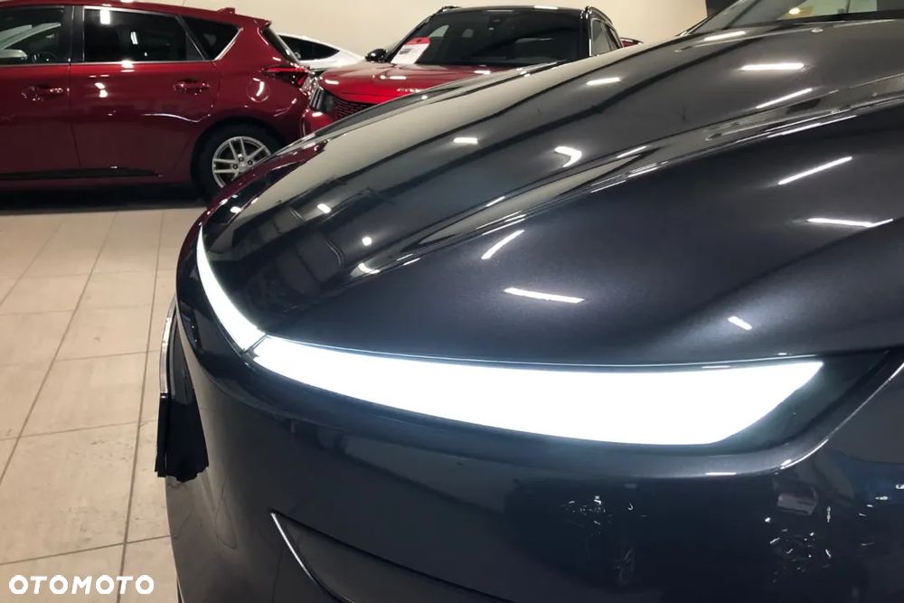 Tesla Y 79kWh Long Range RWD - 8