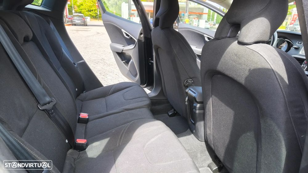 Volvo V40 Cross Country 1.6 D2 Kinetic - 16