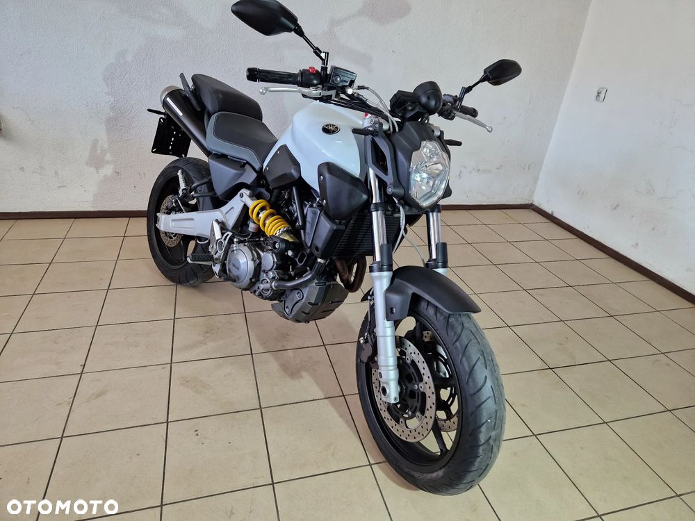 Yamaha MT - 7