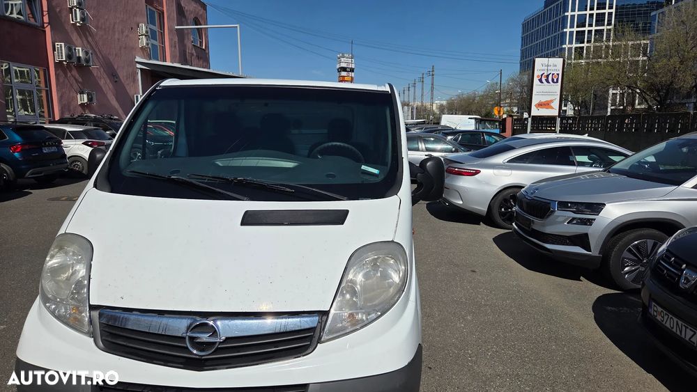 Opel Vivaro - 1