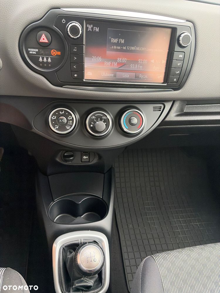 Toyota Yaris 1.0 Premium EU6 - 16