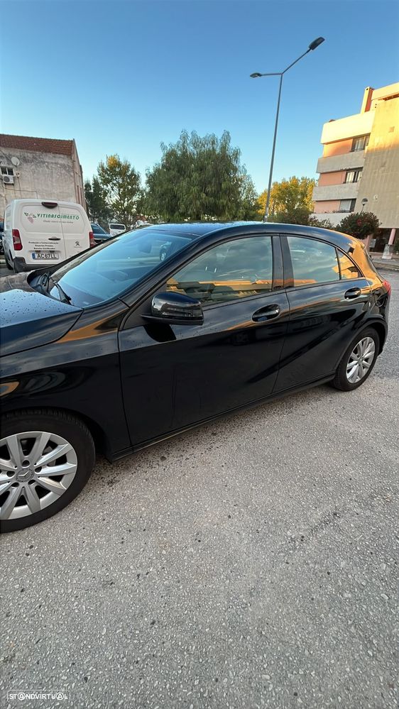Mercedes-Benz A 180 CDI (BlueEFFICIENCY) Urban - 3