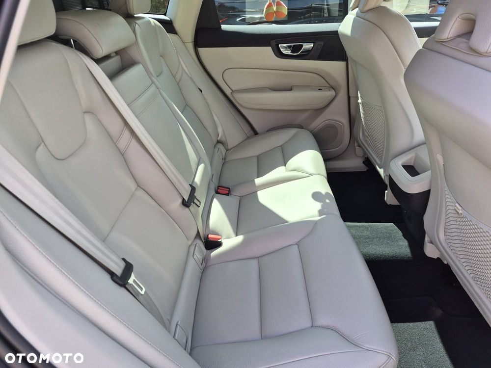Volvo XC 60 B4 B Inscription - 9