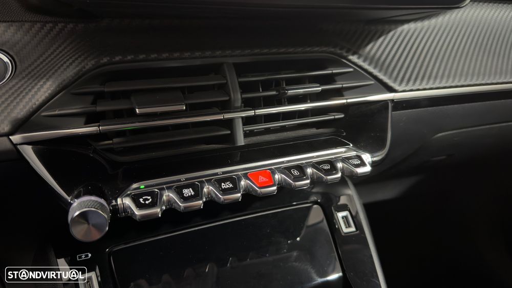 Peugeot 2008 PureTech 130 EAT8 Allure - 25
