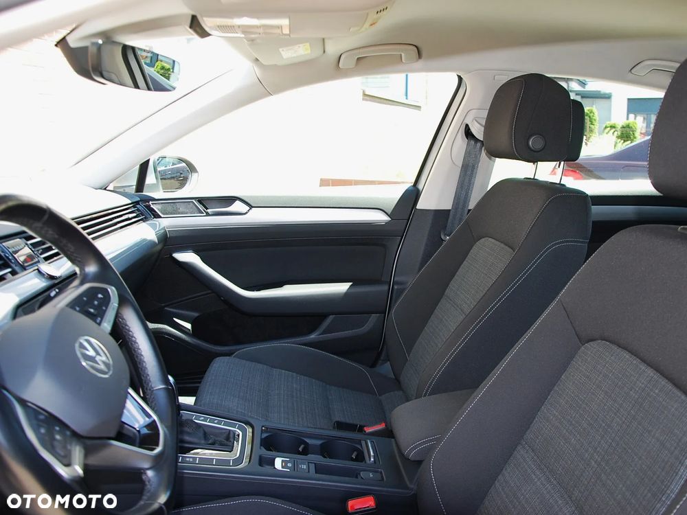 Volkswagen Passat 2.0 TSI Business DSG - 8