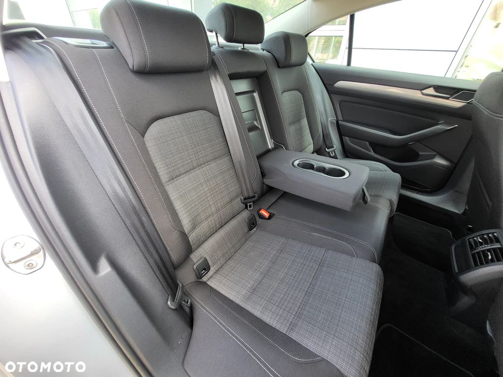 Volkswagen Passat 2.0 TSI Business DSG - 30
