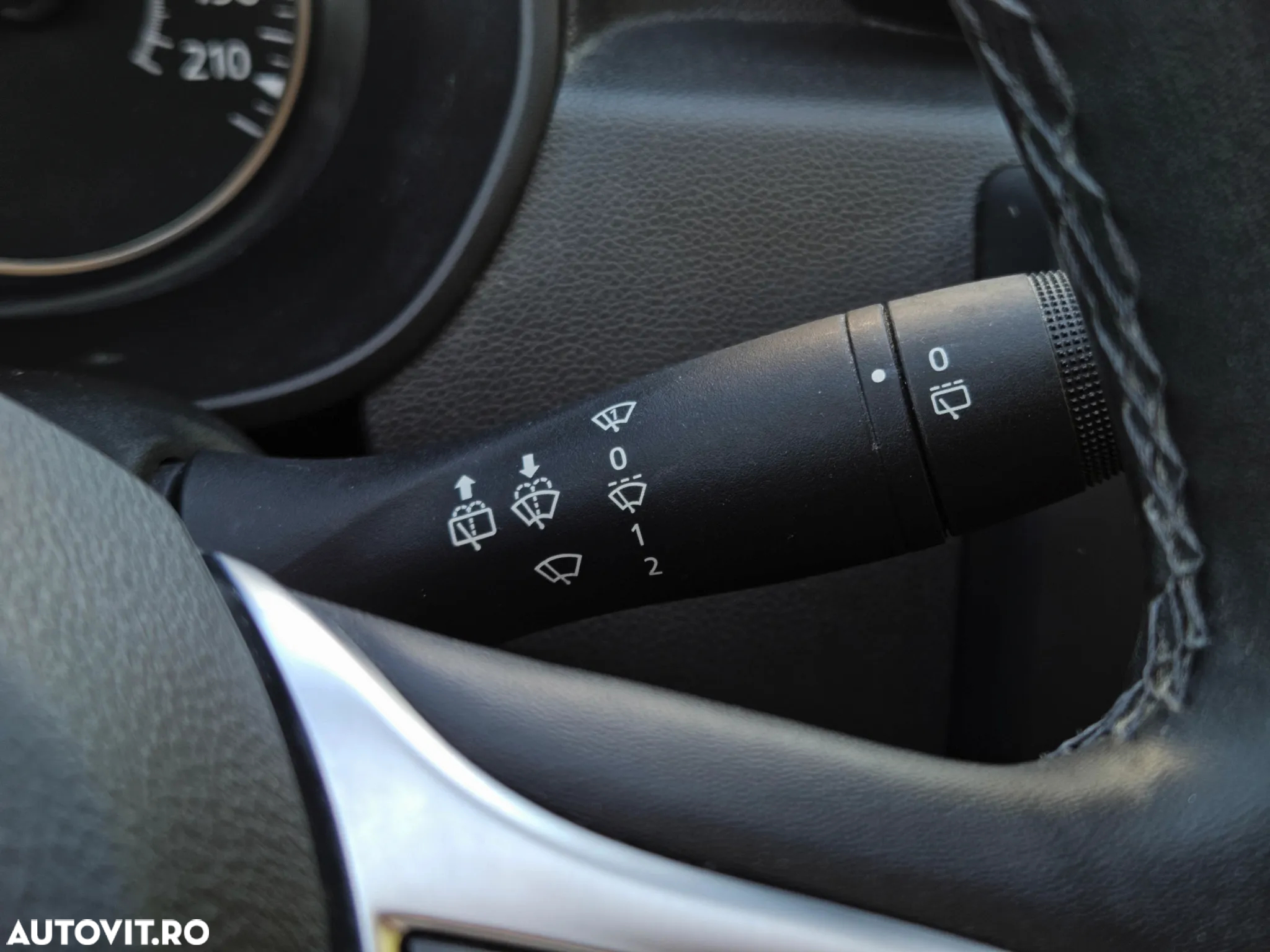 Dacia Duster 1.6 4x2 Laureate - 19