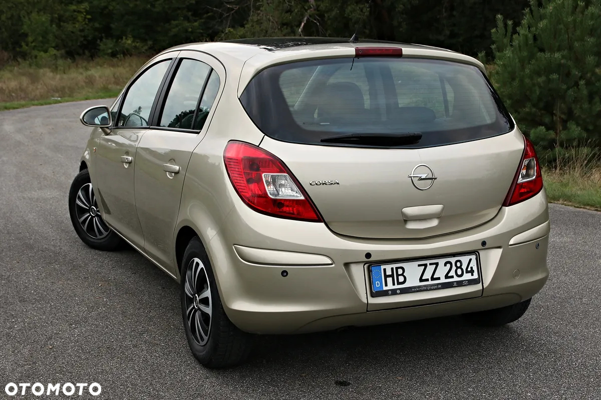 Opel Corsa 1.4 Cosmo - 24
