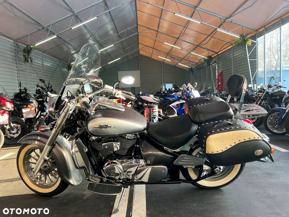 Suzuki Intruder - 12