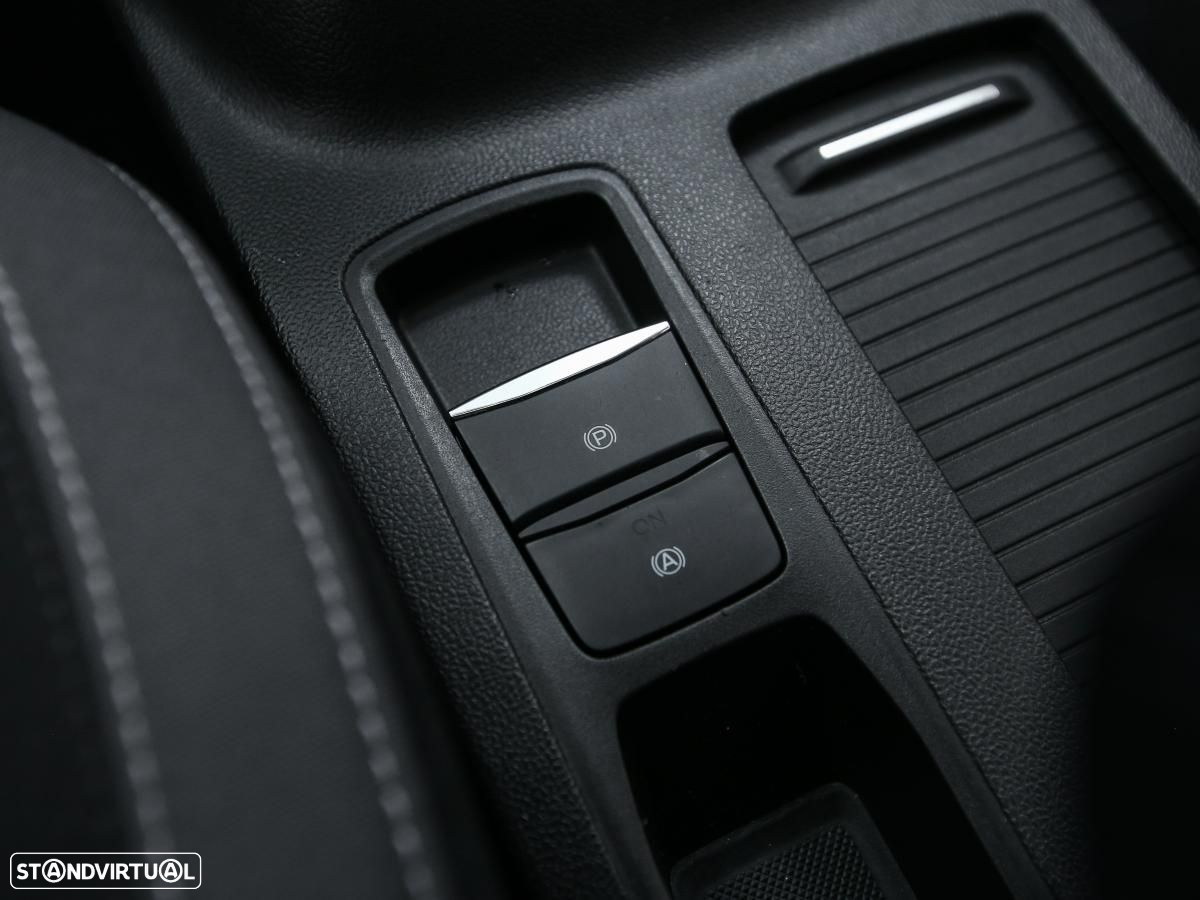 Ford Focus SW 1.5 TDCi EcoBlue Connected - 19