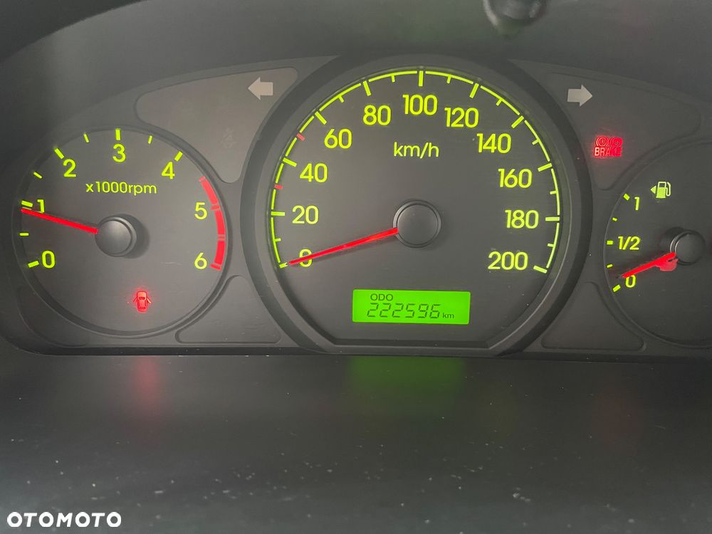 Hyundai H-1 Starex - 12