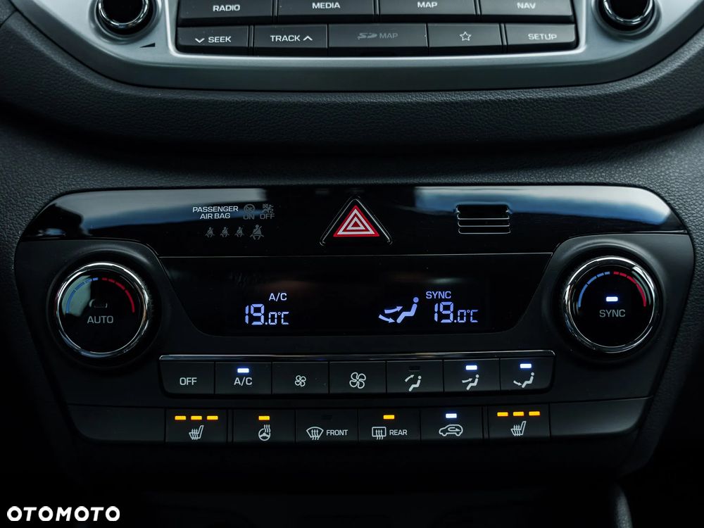 Hyundai Tucson blue 1.7 CRDi 2WD DCT Premium - 32