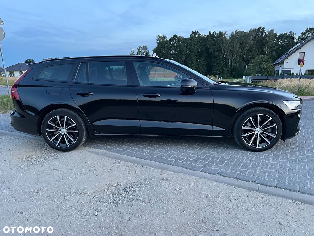 Volvo V60 B5 B AWD Plus Dark - 4