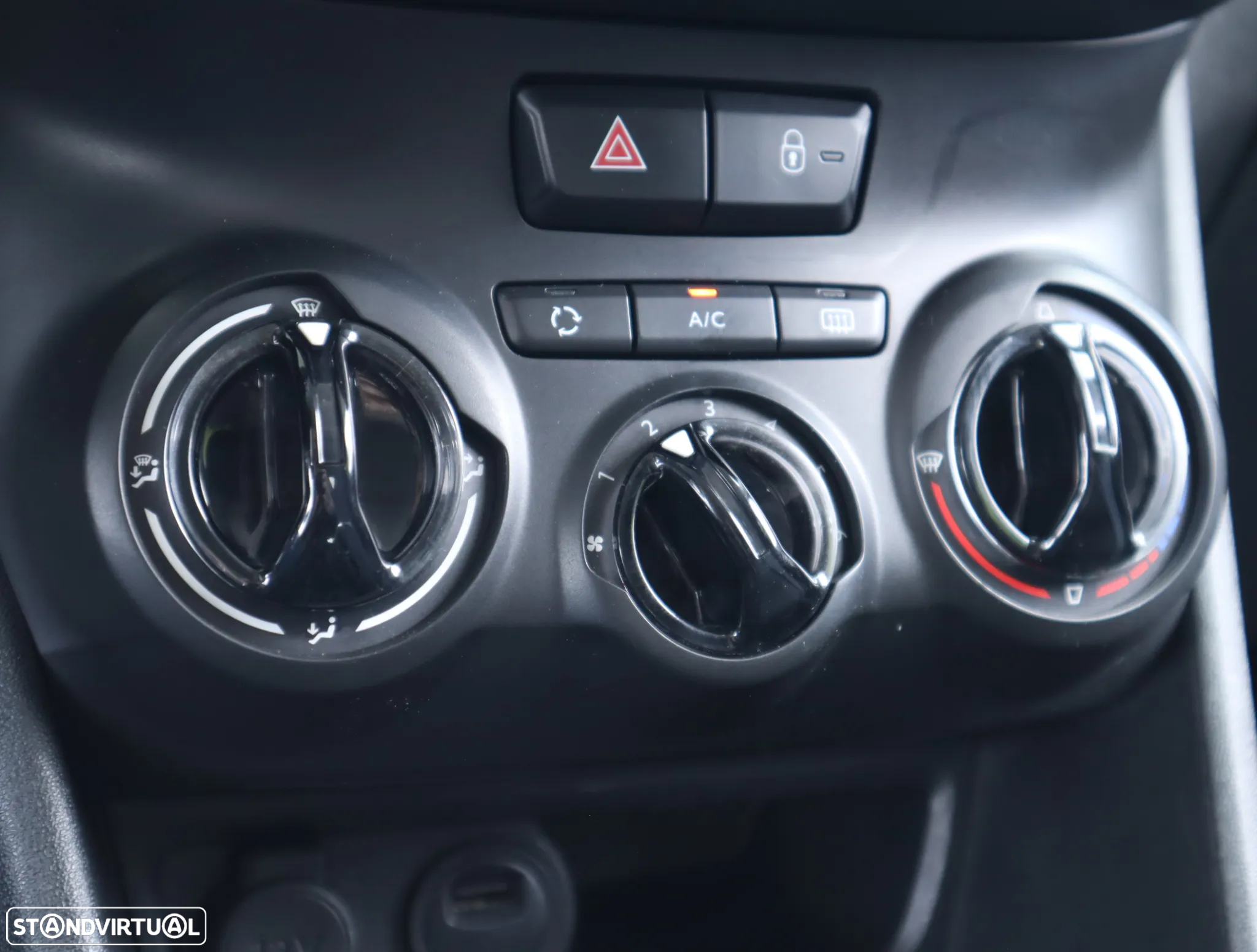 Peugeot 208 1.2 PureTech Style - 39