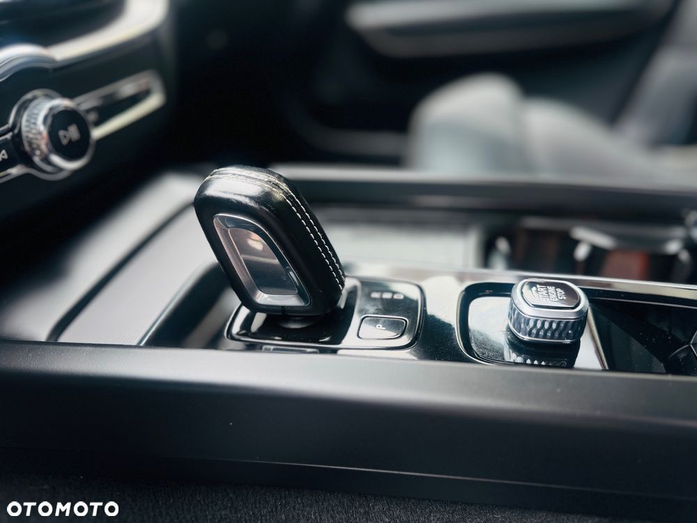 Volvo XC 60 B4 D AWD Geartronic RDesign - 8