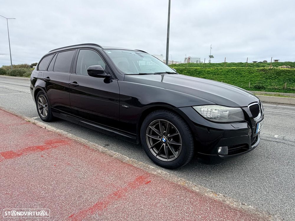 BMW 318 d Sport Line - 12
