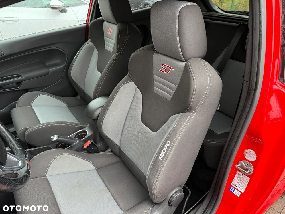 Ford Fiesta 1.6 EcoBoost ST - 12