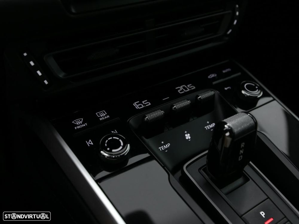 Porsche 911 (992) Turbo S PDK - 26