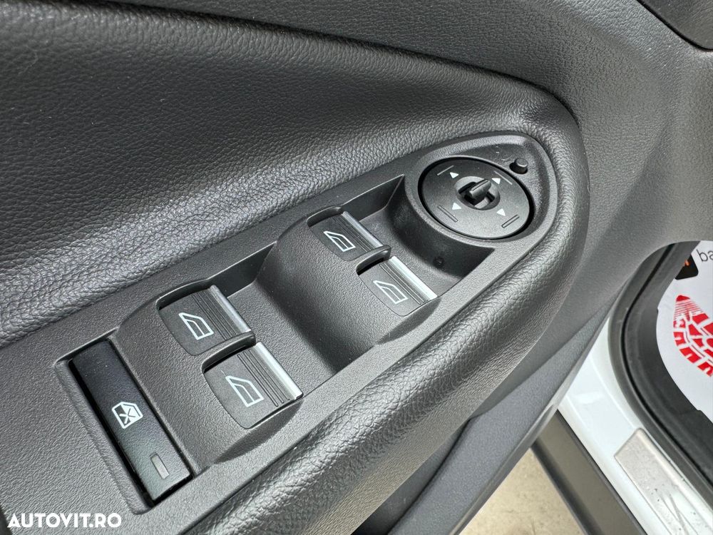 Ford Kuga 1.6 EcoBoost 2x4 Titanium - 25