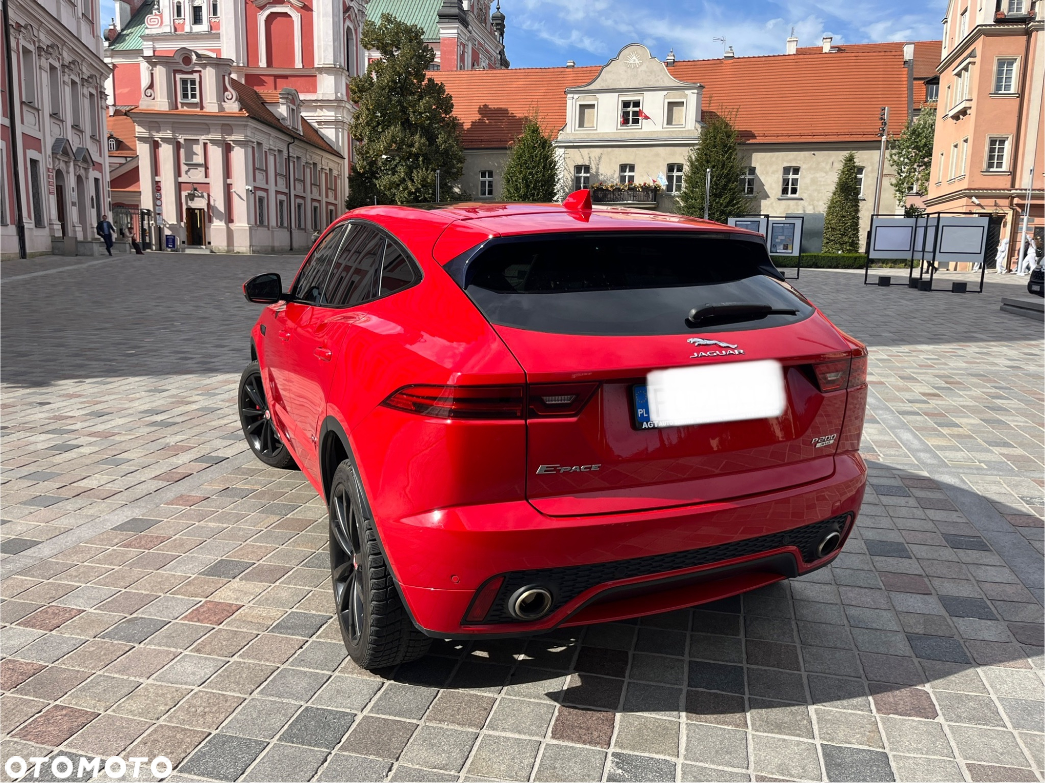 Jaguar E-Pace 2.0 i4P AWD R-Dynamic - 4