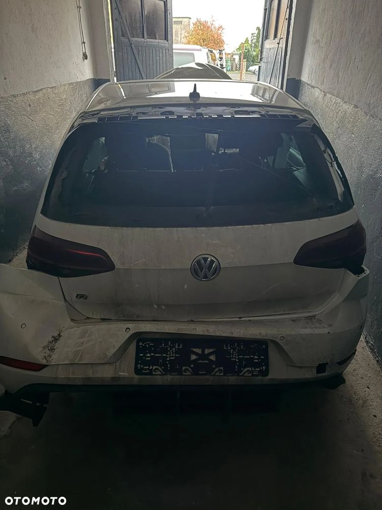 Volkswagen Golf R 4Motion (BlueMotion Technology) DSG - 6