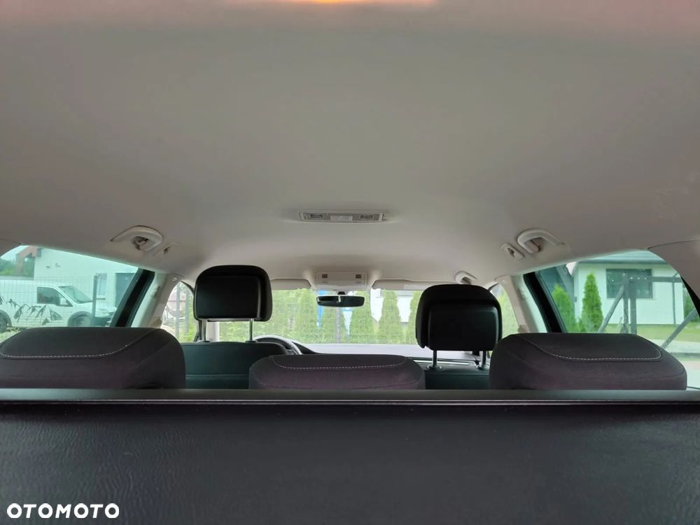 Volkswagen Passat Variant 2.0 TDI SCR DSG Highline - 24